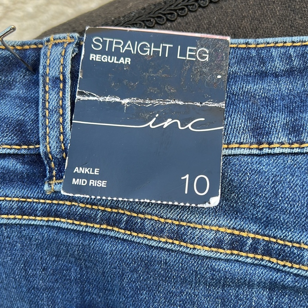 INC Jean - Picture 3 of 4
